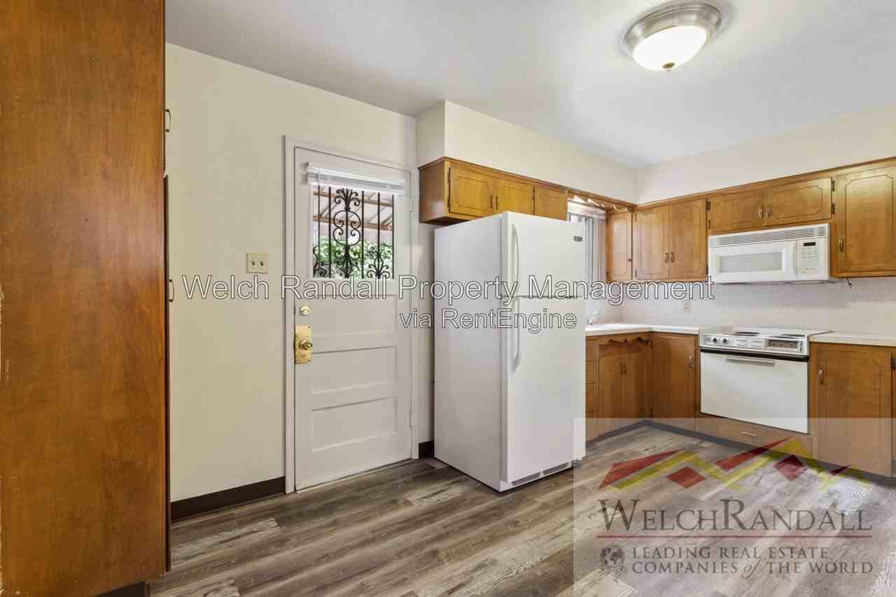 2380 Polk Ave - Photo 7 of 21