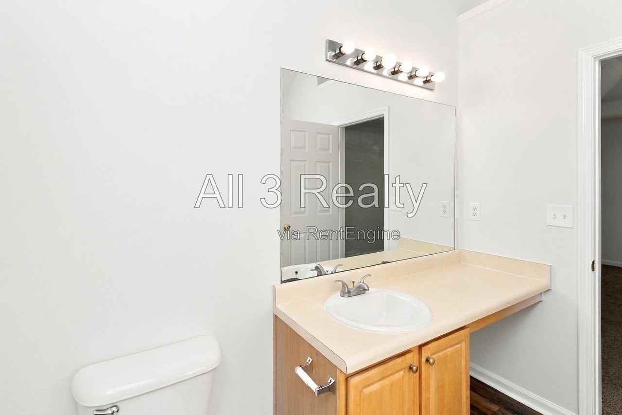 60 Desota Dr - Photo 3 of 18
