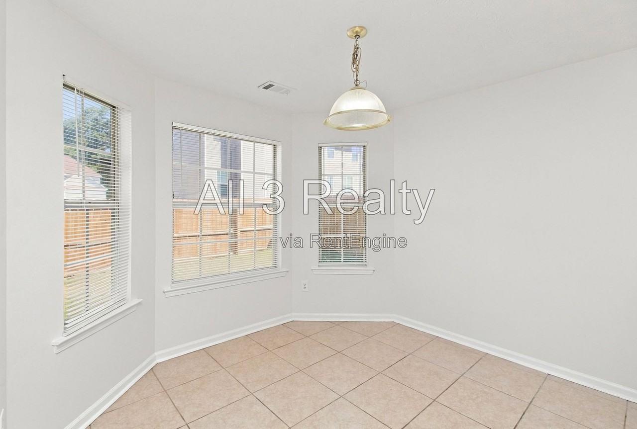60 Desota Dr - Photo 5 of 18