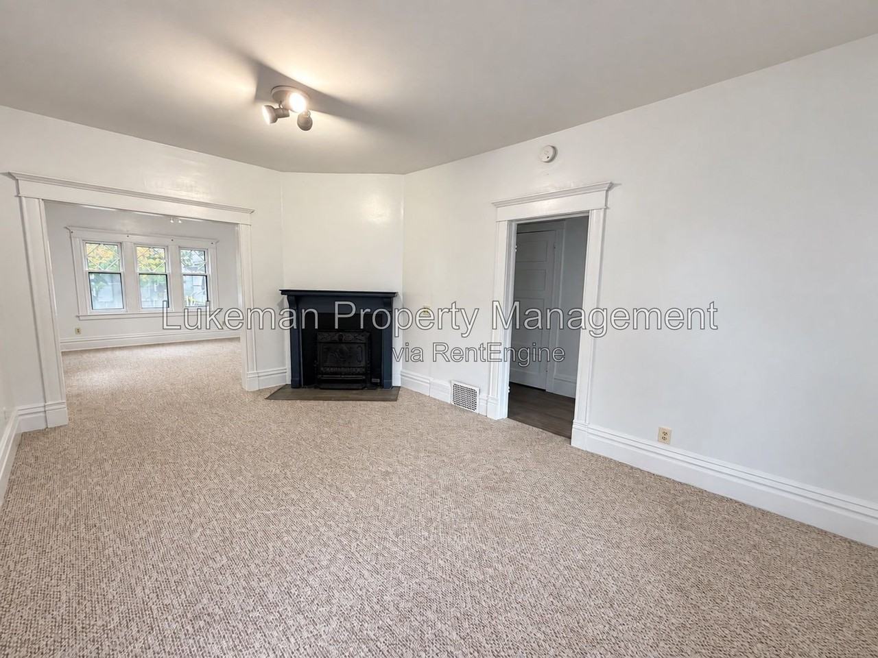 1007 S Westnedge Ave - Photo 2 of 14