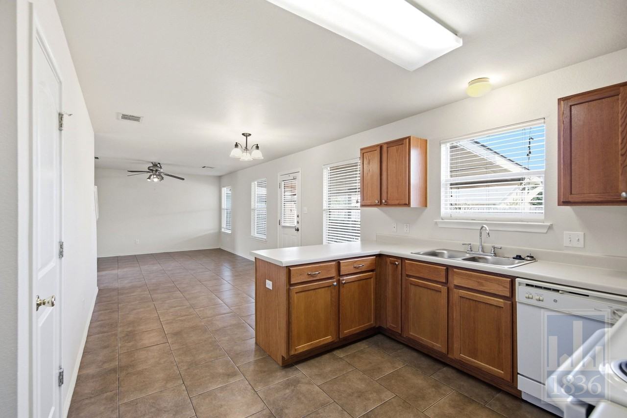 226 Wegstrom St #T2 - Photo 4 of 50
