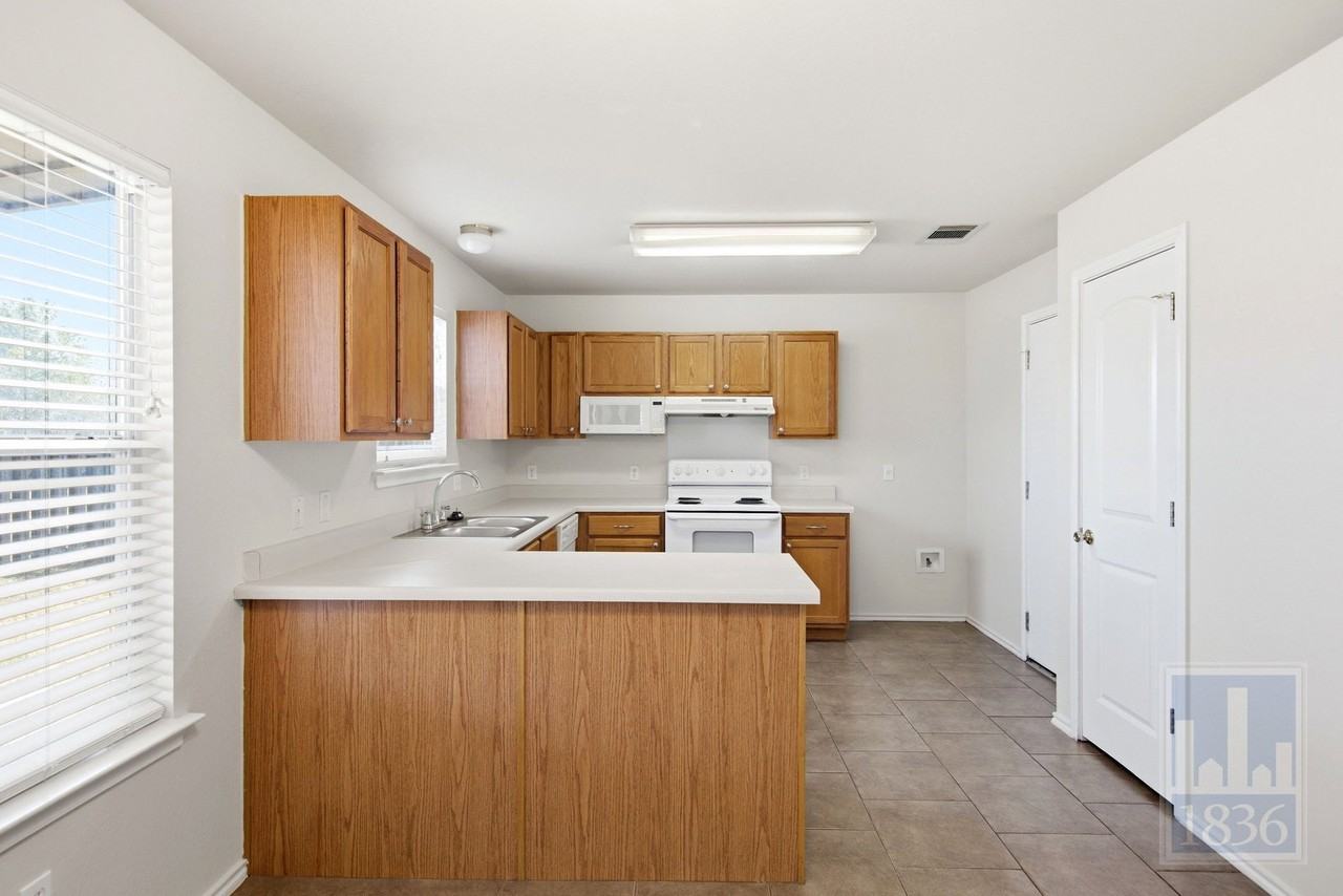 226 Wegstrom St #T2 - Photo 5 of 50
