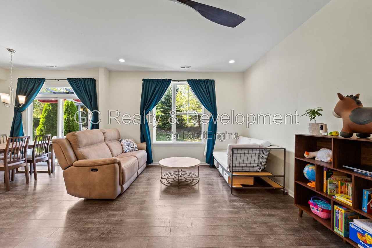 4146 Calder Ln - Photo 3 of 19