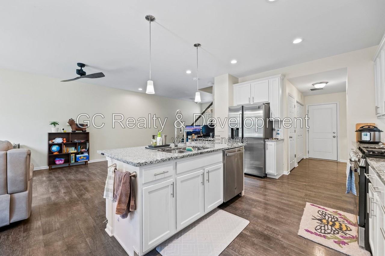 4146 Calder Ln - Photo 6 of 19