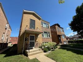 featured image of 2131 Grove Ave #2