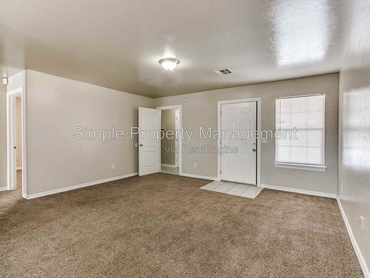 920 Nw 109th St - Photo 2 of 27