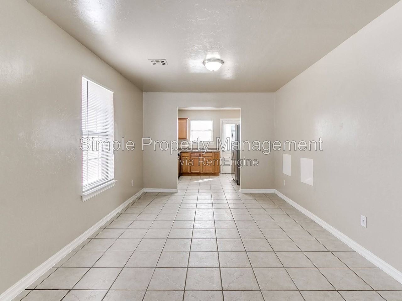920 Nw 109th St - Photo 5 of 27