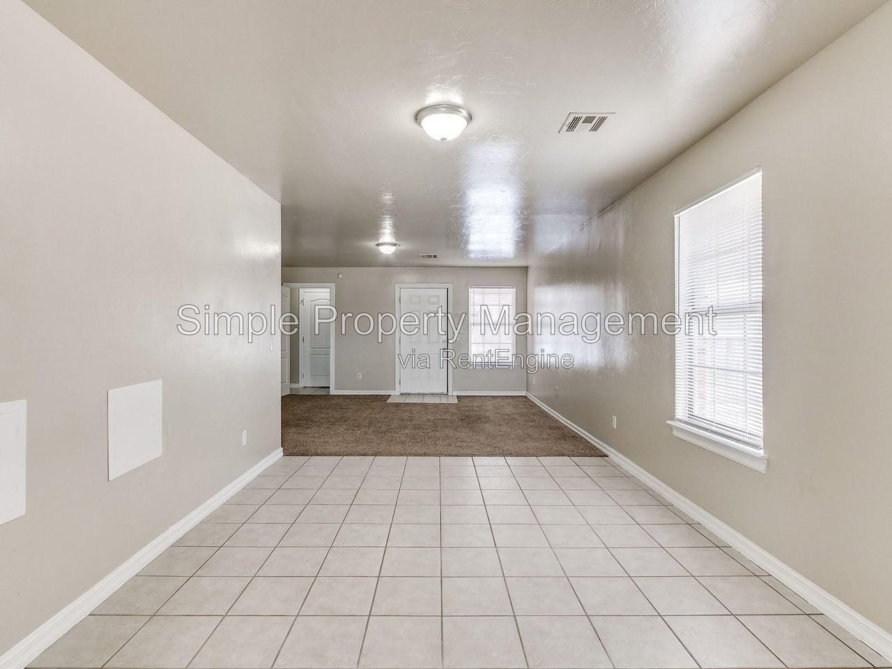 920 Nw 109th St - Photo 6 of 27