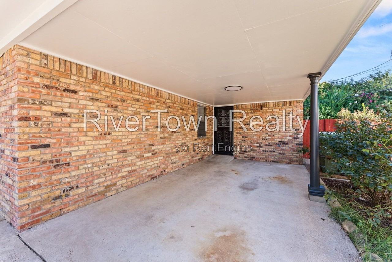 3731 Helmwood St - Photo 3 of 27