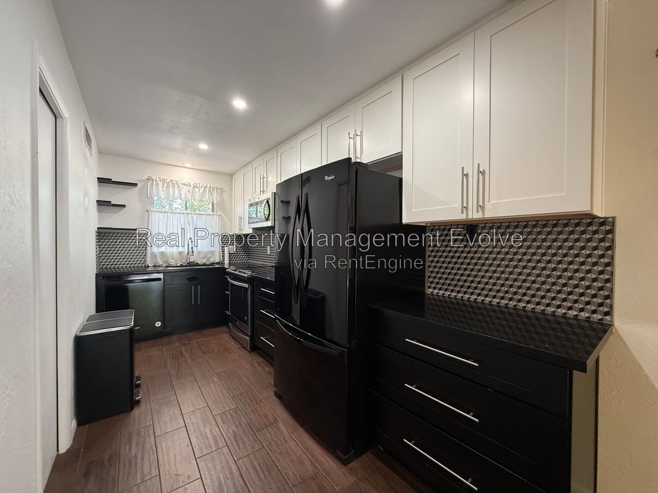 1018 E Osborn Rd #D - Photo 3 of 16