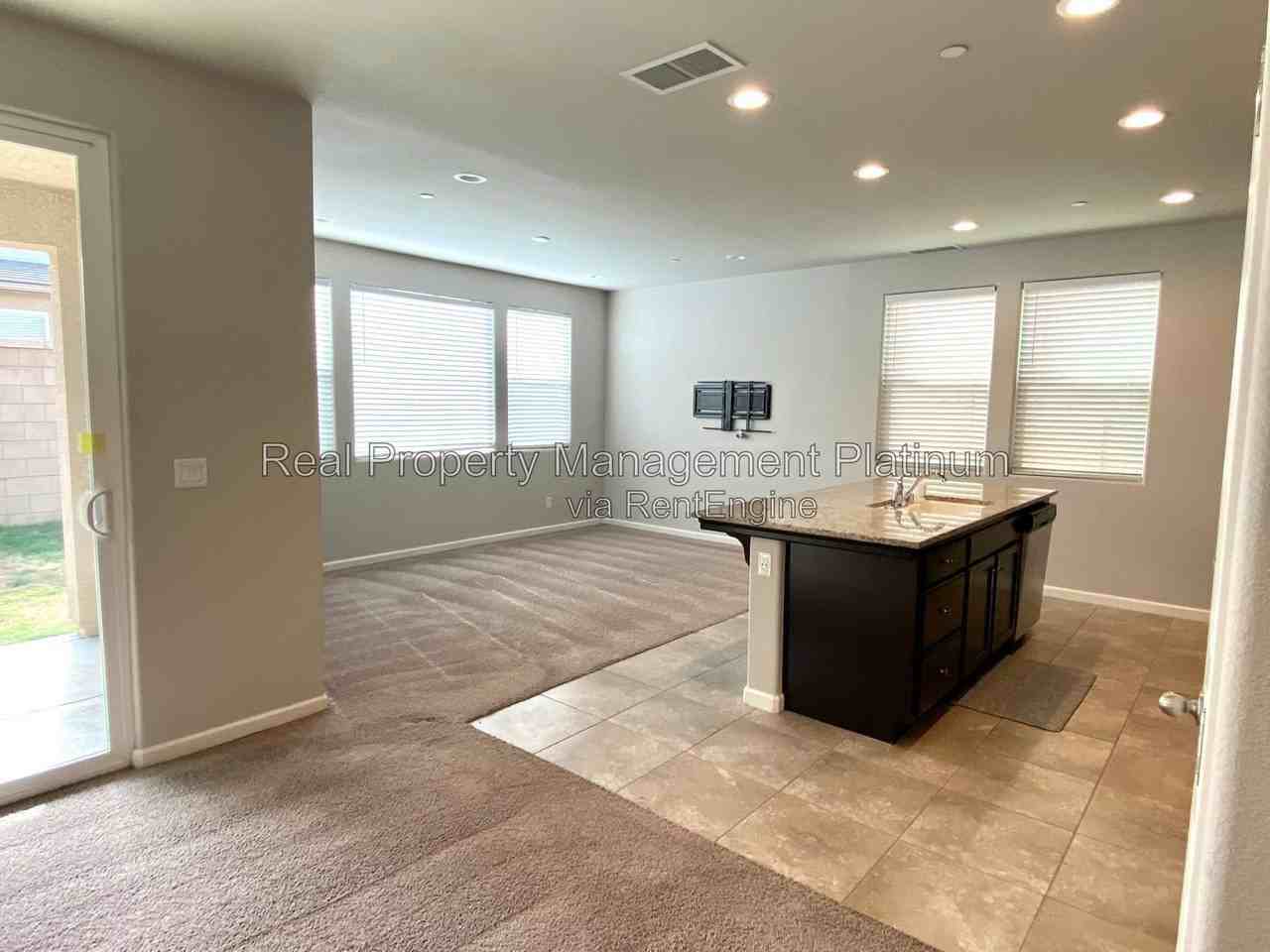 2547 Legacy Dr - Photo 3 of 25
