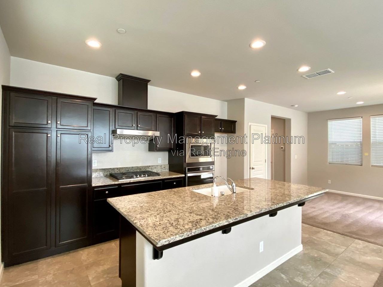 2547 Legacy Dr - Photo 4 of 25
