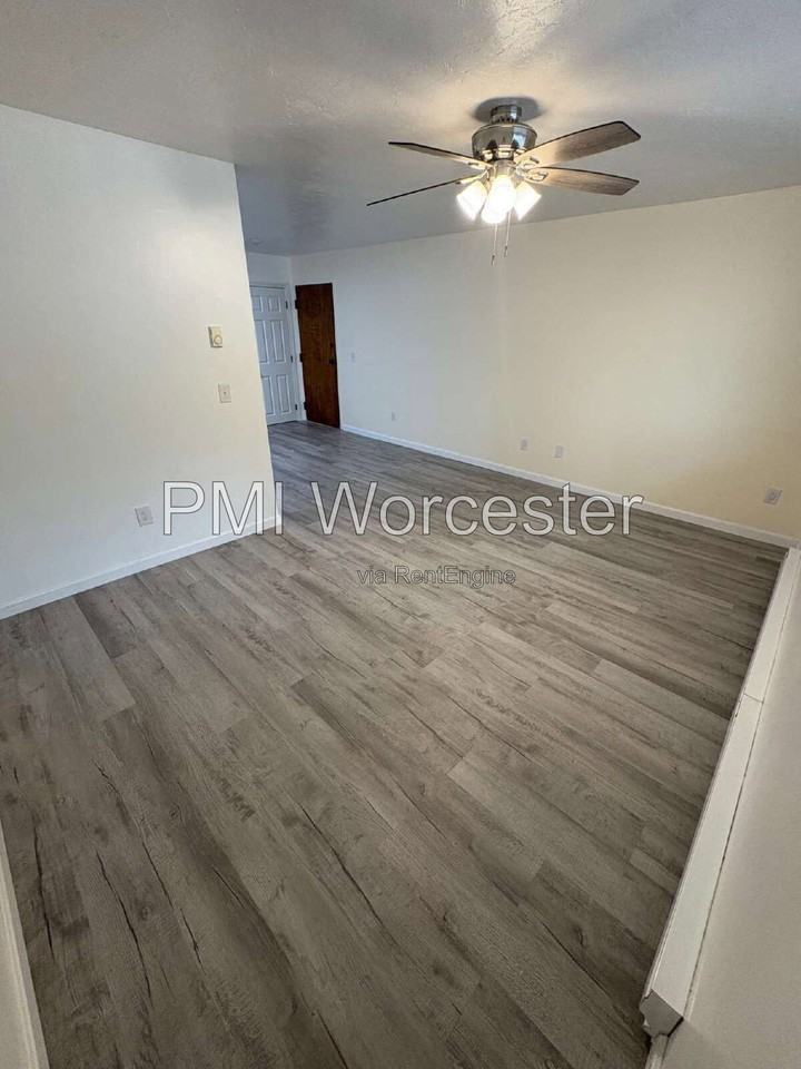 229 Vernon St - Photo 4 of 19