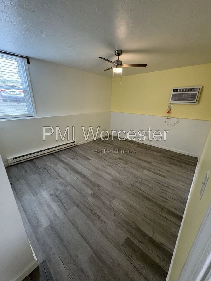 229 Vernon St - Photo 7 of 19
