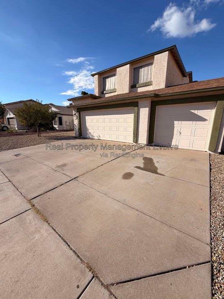 8936 W Cypress St - Photo 2 of 33
