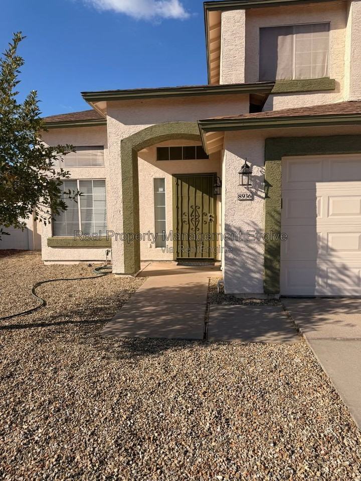 8936 W Cypress St - Photo 4 of 33