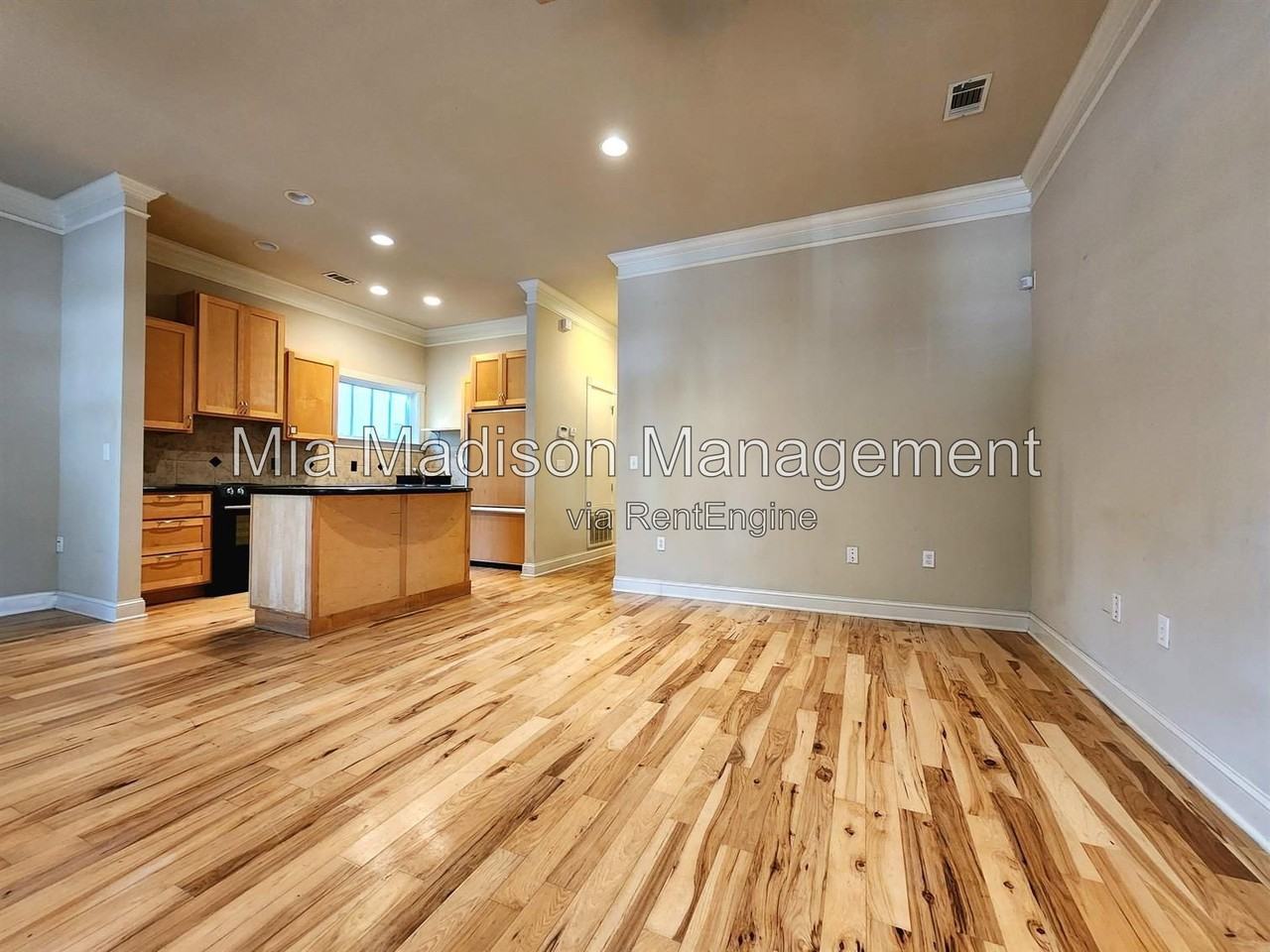 524 E Bolton St #A - Photo 3 of 17