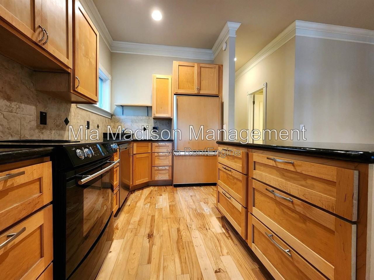 524 E Bolton St #A - Photo 6 of 17