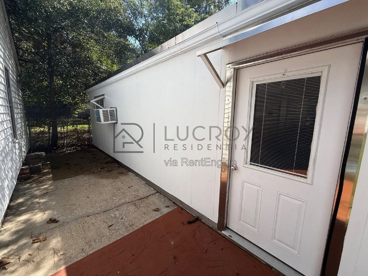 715 Meadowbrook Rd #B - Photo 3 of 10