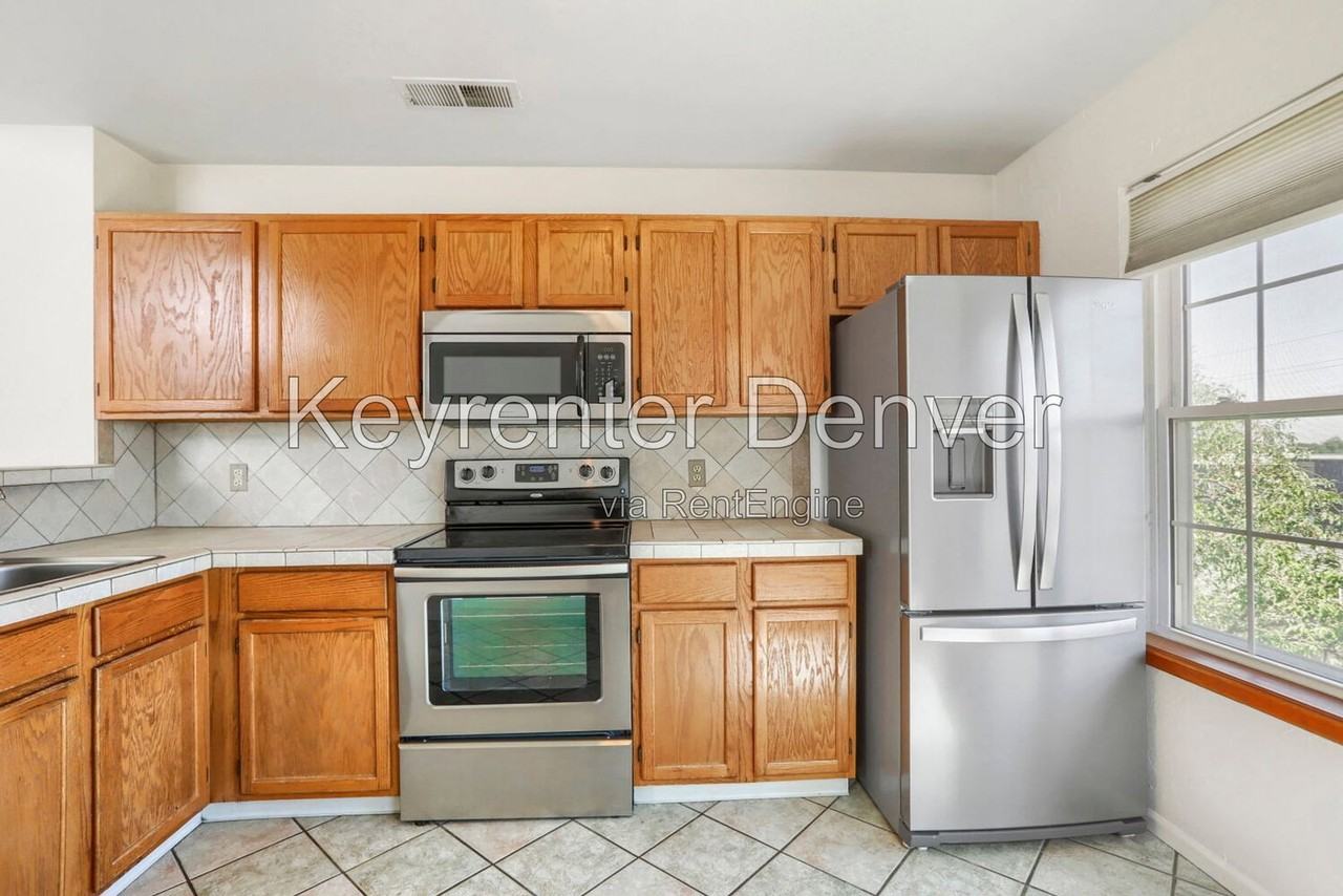 5704 W Asbury Pl #302 - Photo 6 of 18