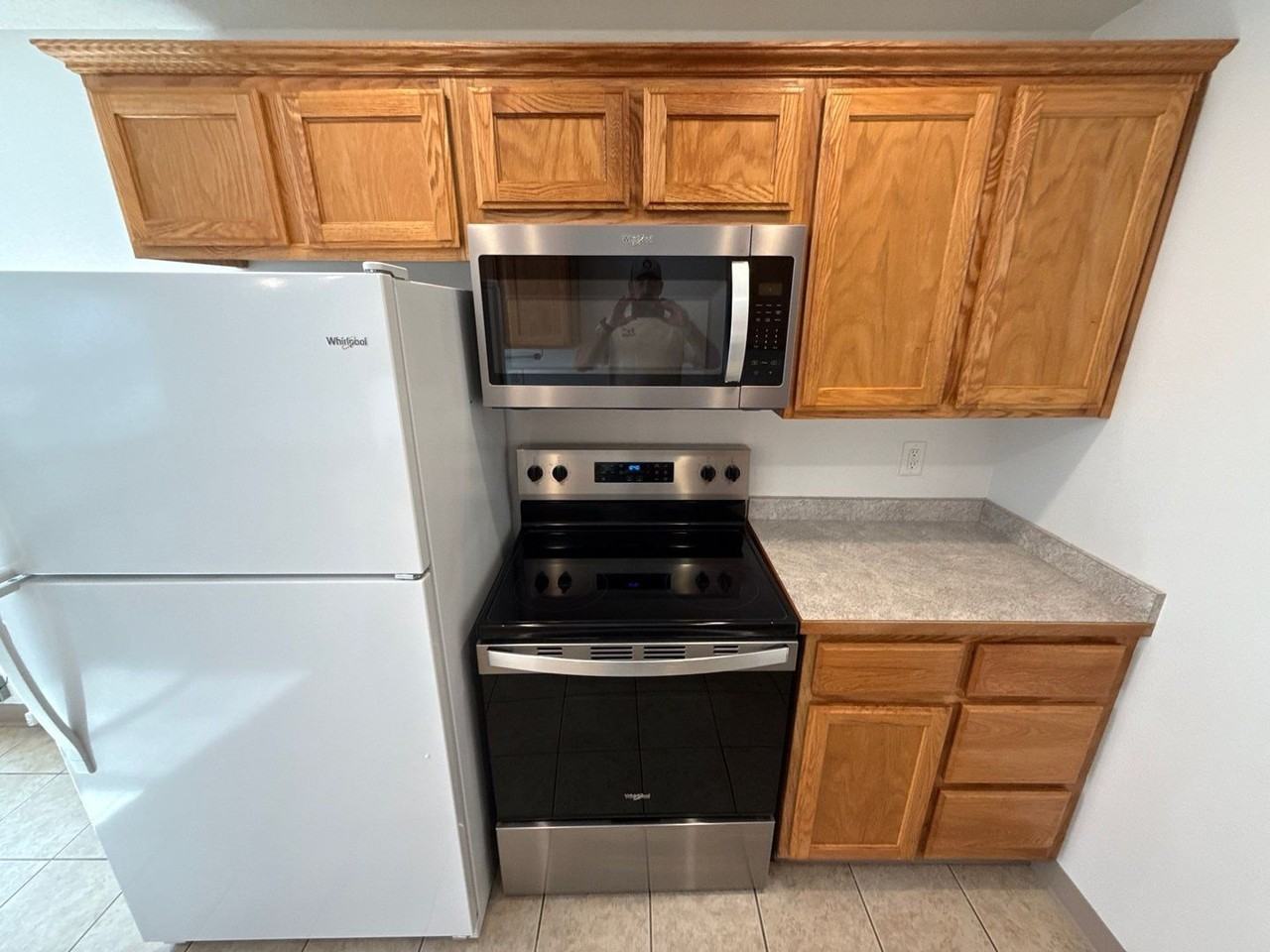 140 College St N - Photo 7 of 18