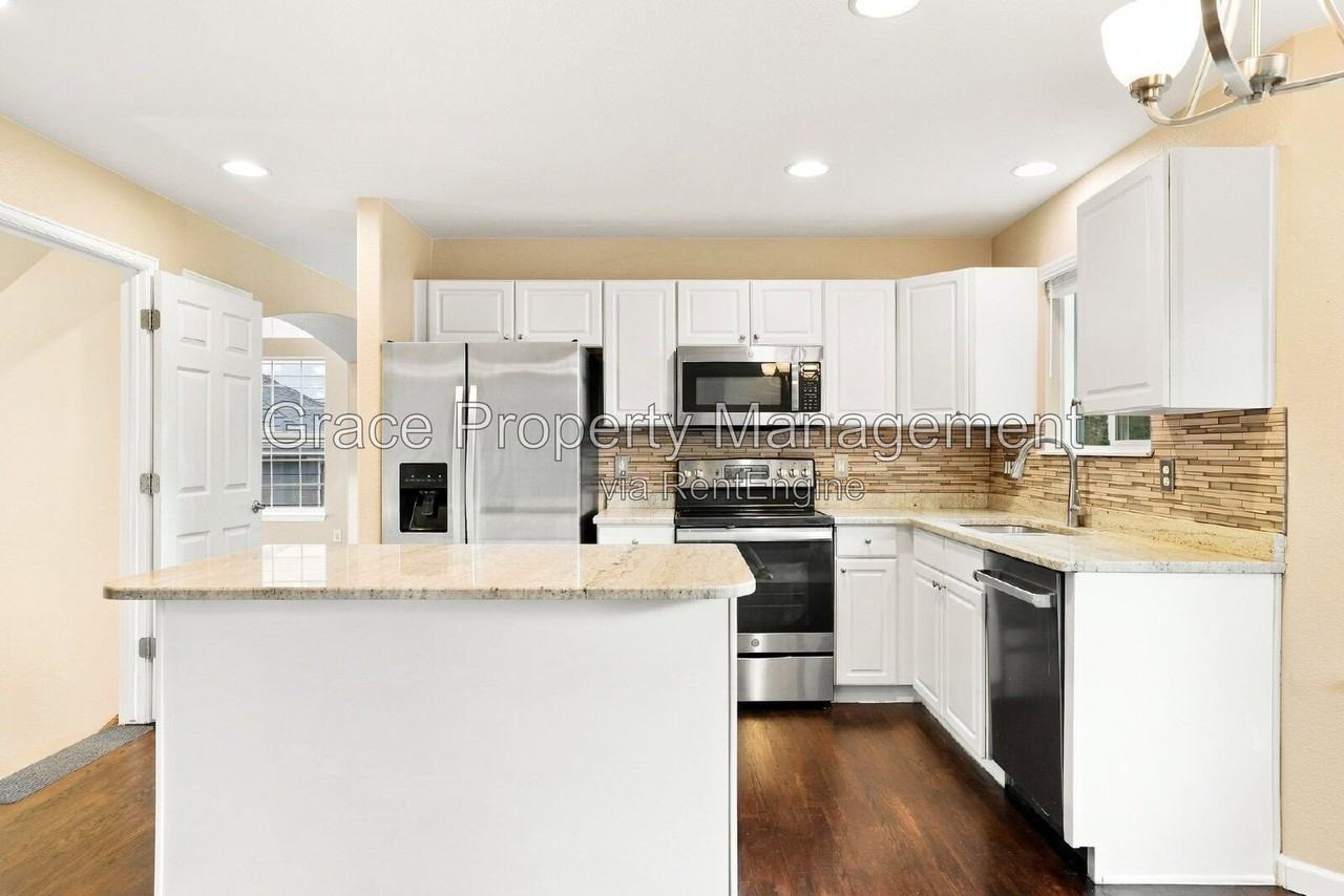5745 S Truckee Ct - Photo 2 of 21
