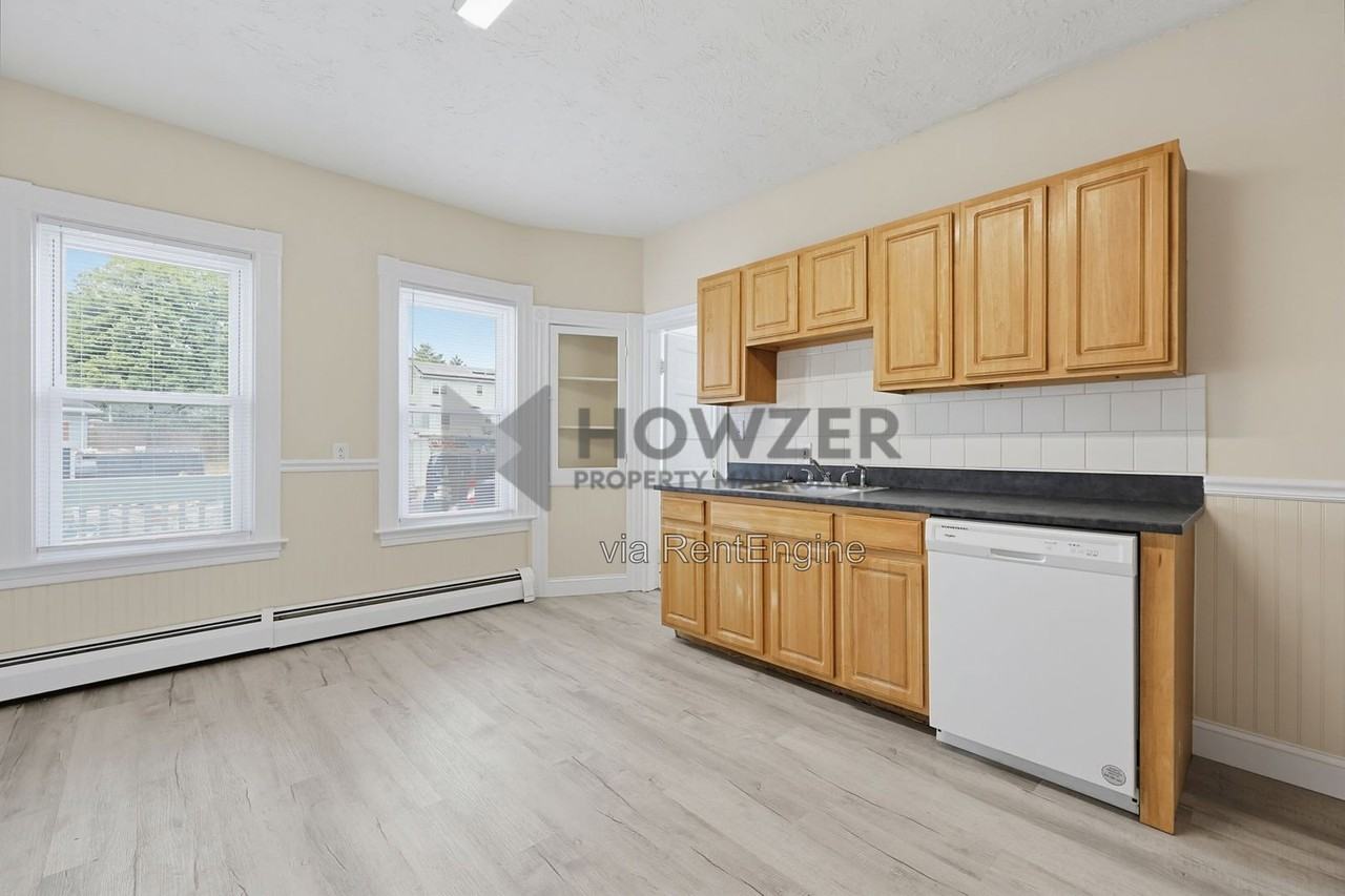 4 Bellevue Ave - Photo 2 of 27