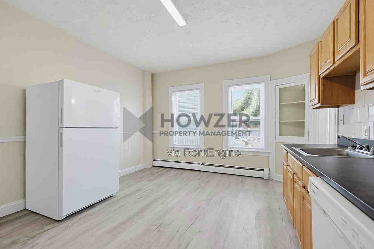 4 Bellevue Ave - Photo 5 of 27