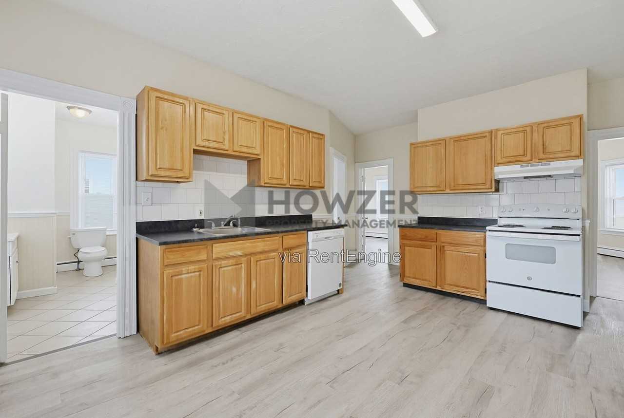 4 Bellevue Ave - Photo 6 of 27