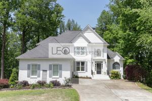 featured image of 215 Glenbrook Ln