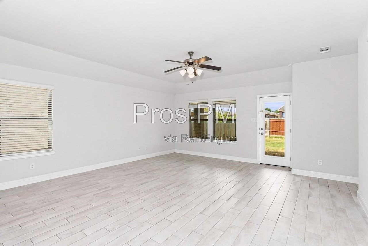 4218 Calla Dr - Photo 4 of 16