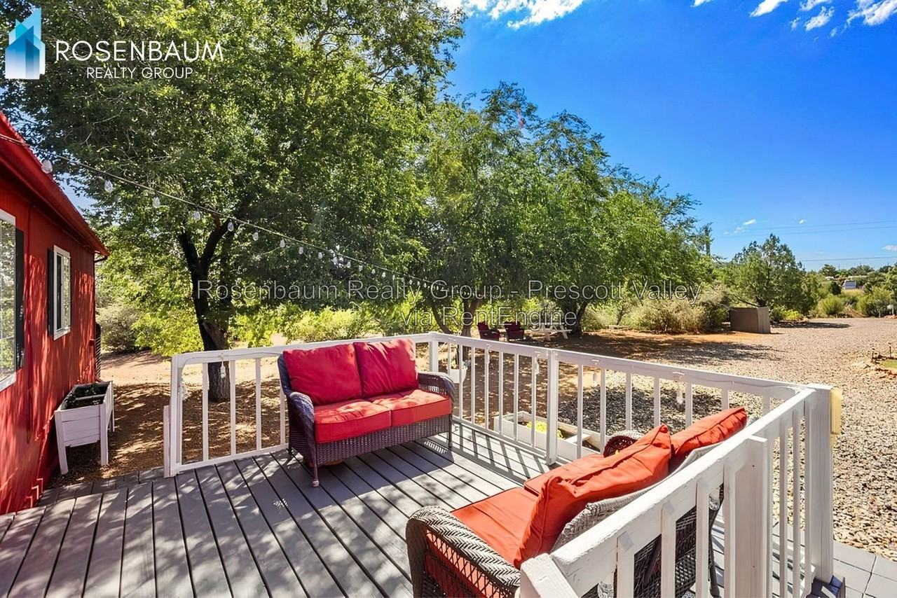 9550 E Marilyn Ln - Photo 2 of 13