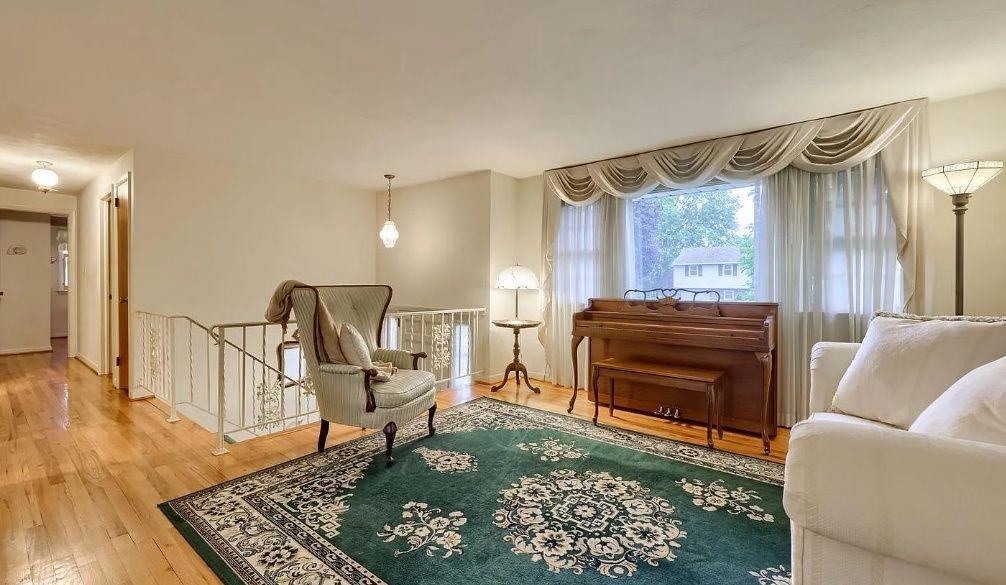 18 Meadow View Dr - Photo 4 of 28