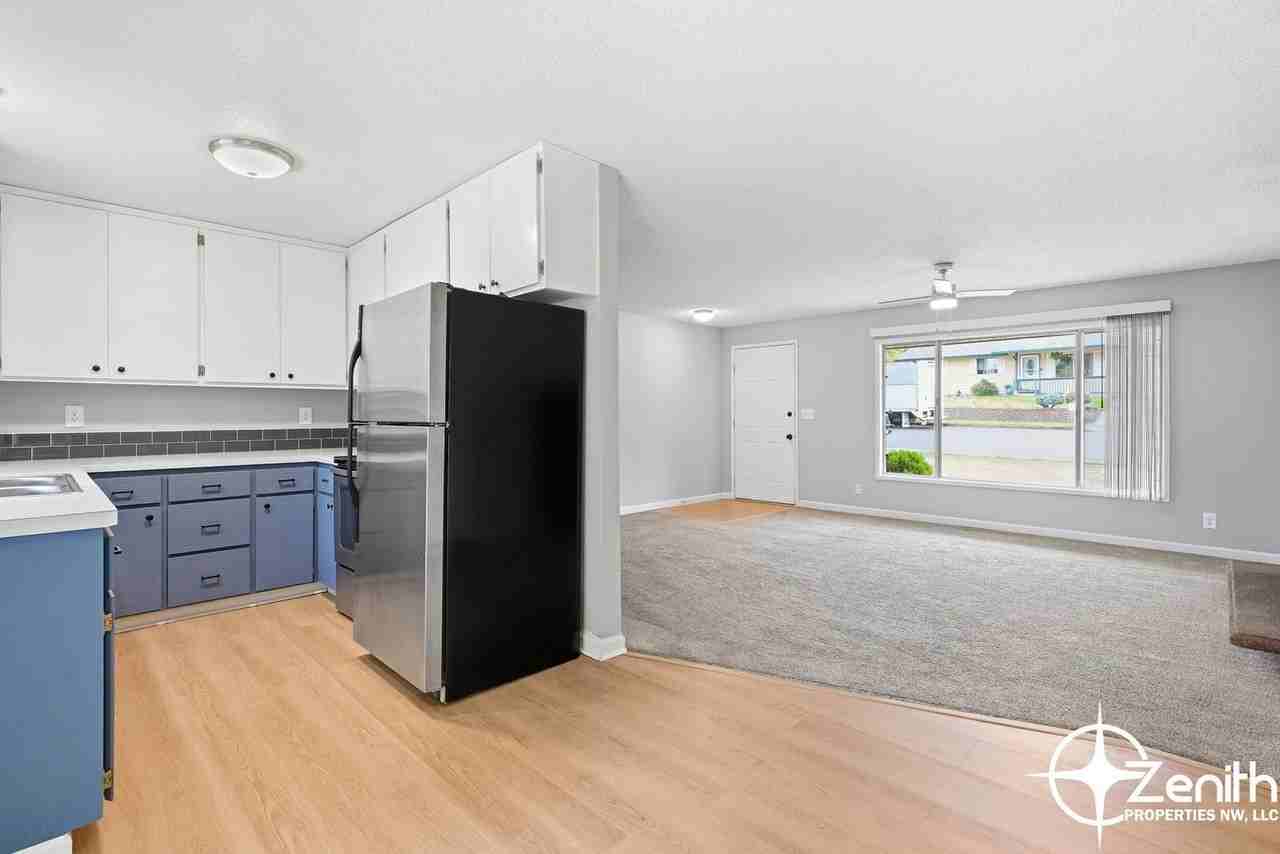 9510 Ne 20th St - Photo 3 of 25