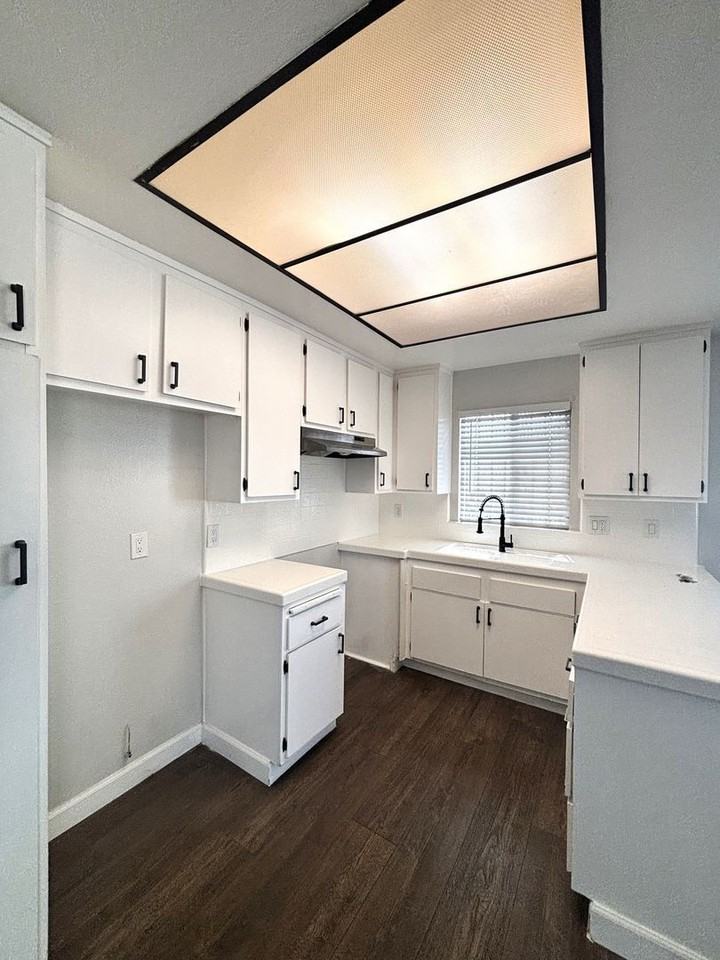7606 S Figueroa St #6 - Photo 4 of 5