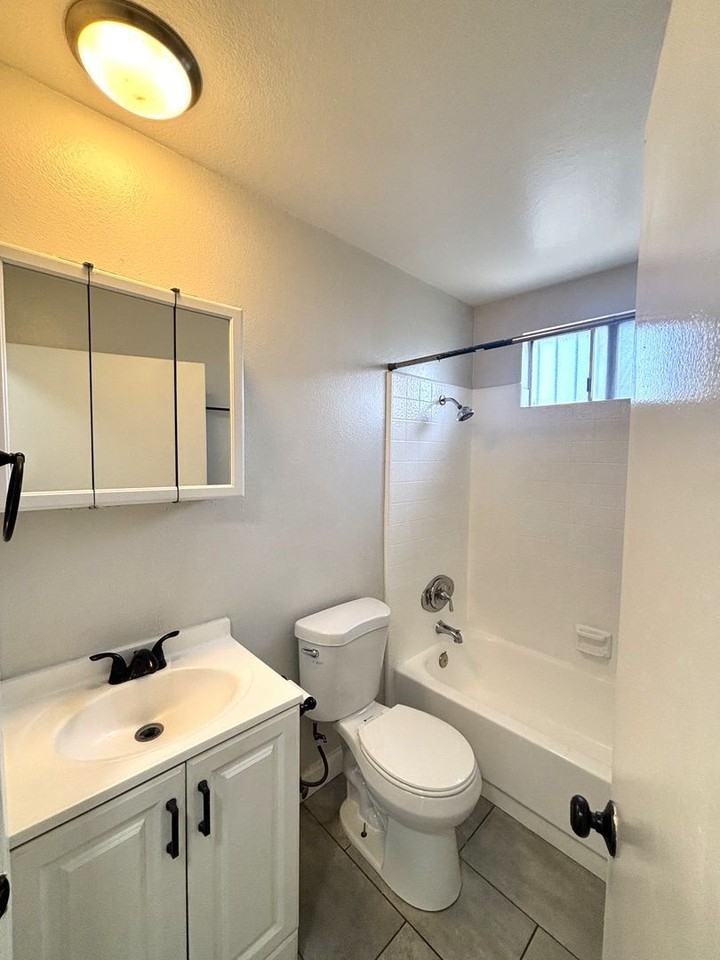 7606 S Figueroa St #6 - Photo 5 of 5