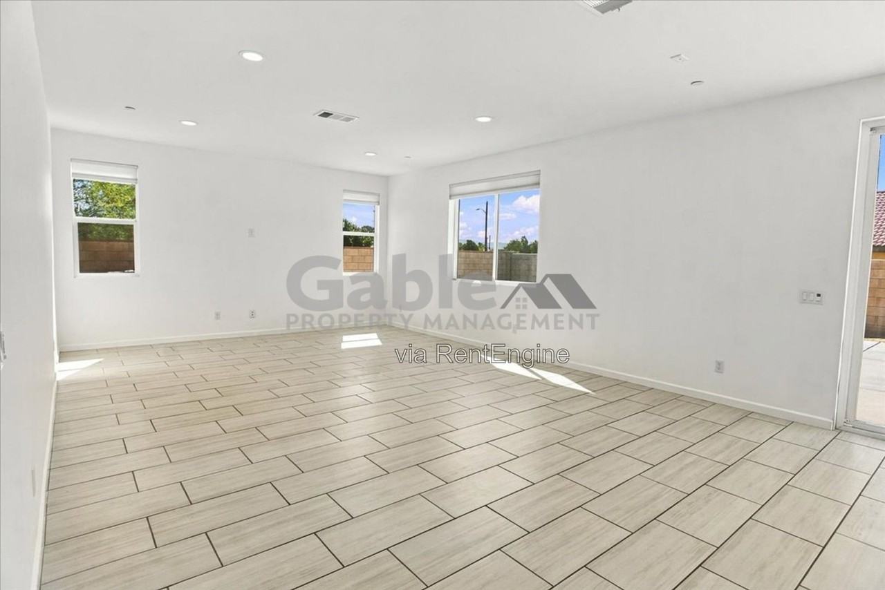 45605 6th St E - Photo 5 of 22