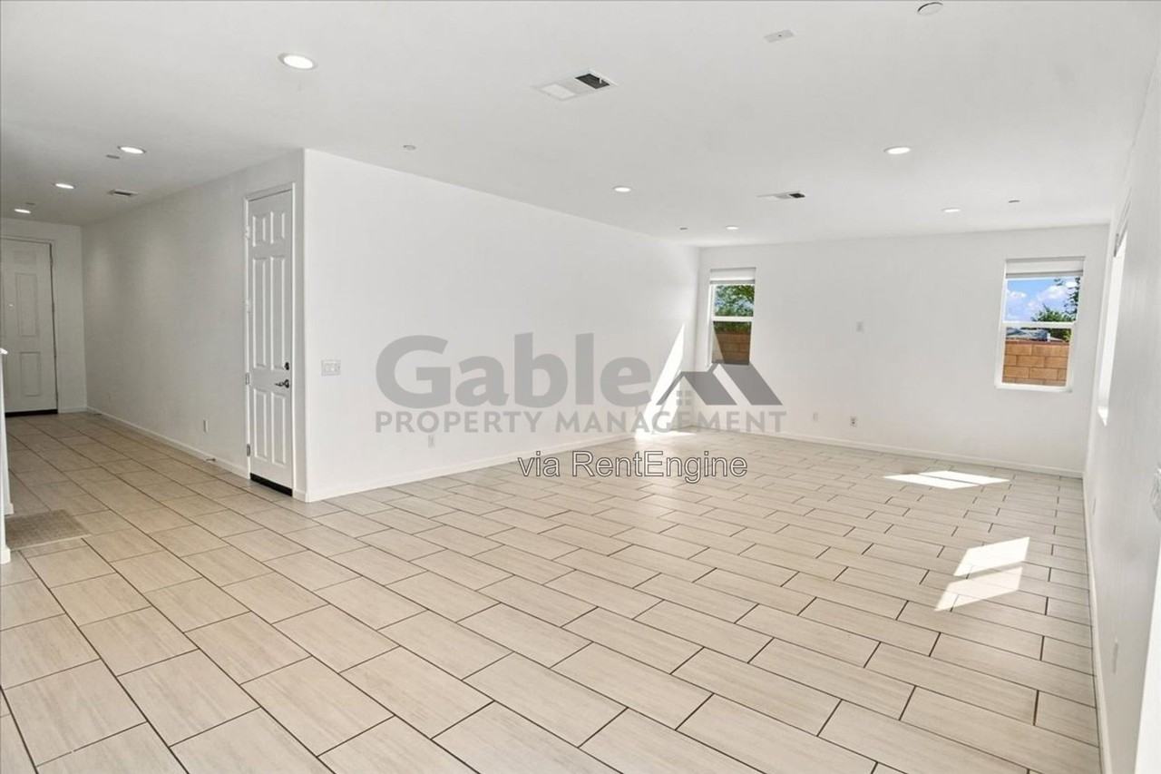 45605 6th St E - Photo 6 of 22