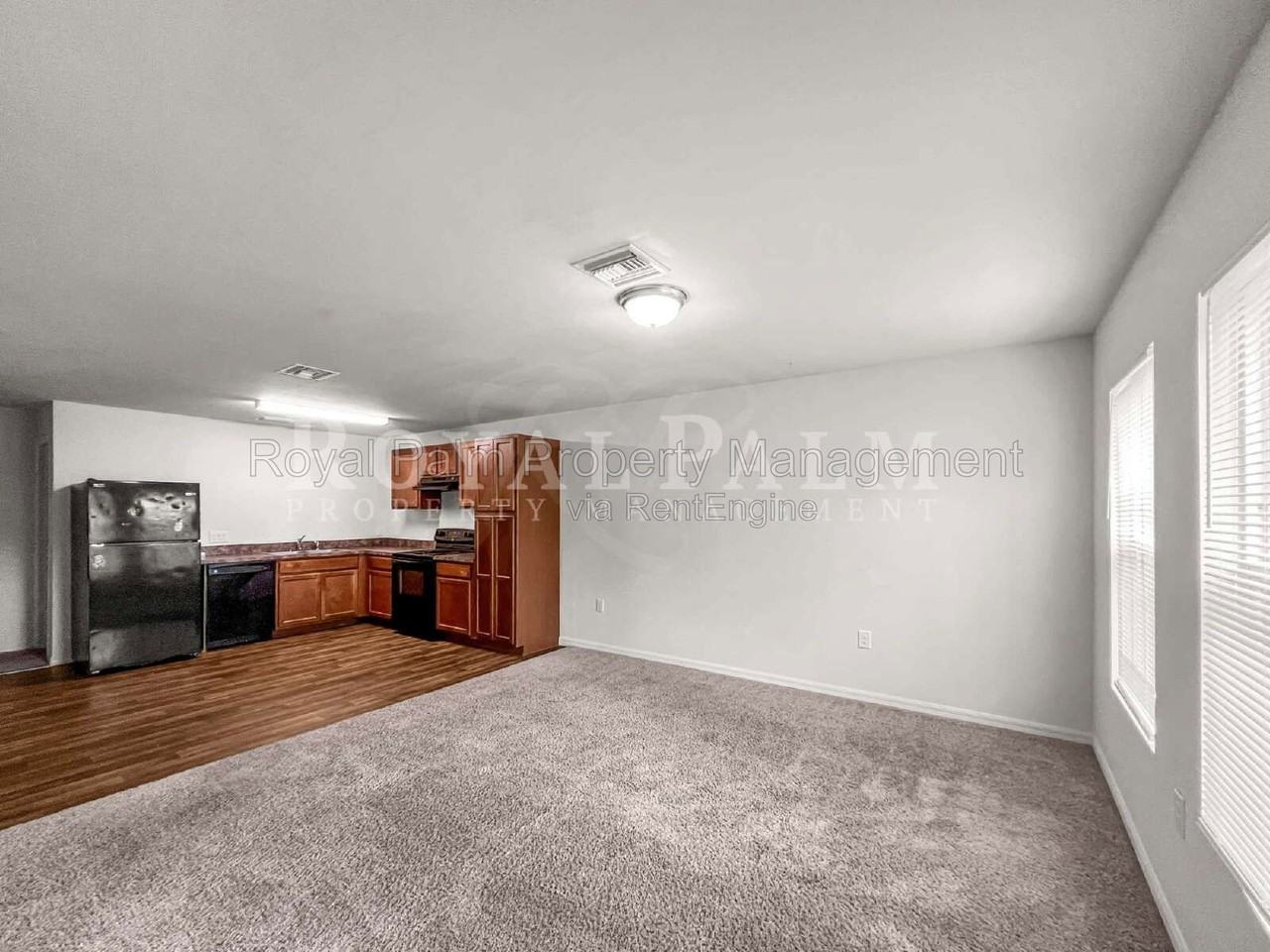 18255 Gibraltar Ln - Photo 7 of 34
