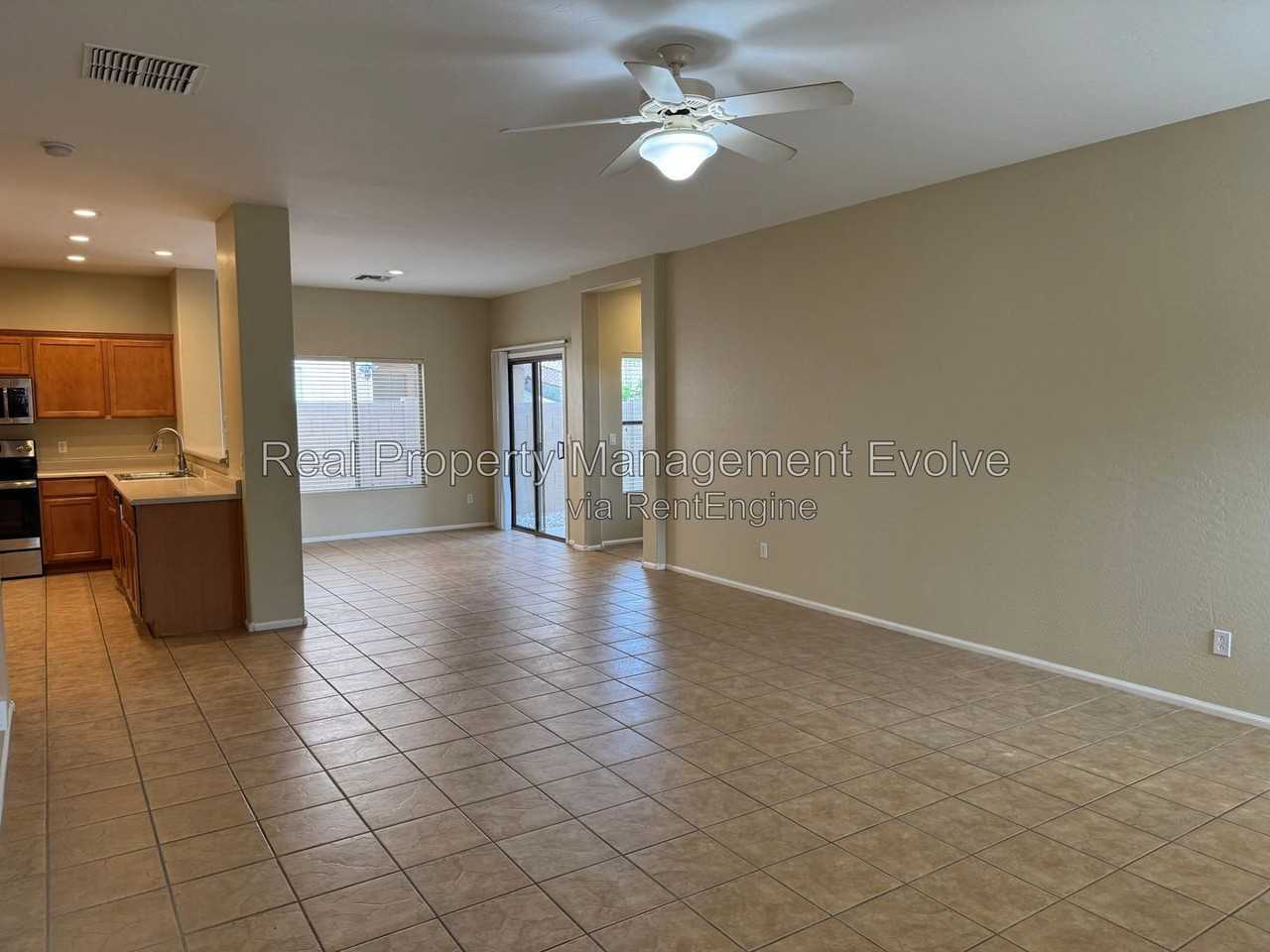 2577 W Brilliant Sky Dr - Photo 4 of 20
