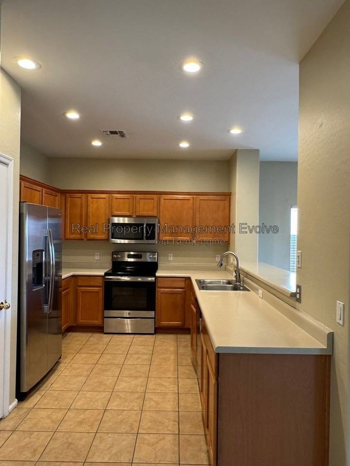 2577 W Brilliant Sky Dr - Photo 7 of 20
