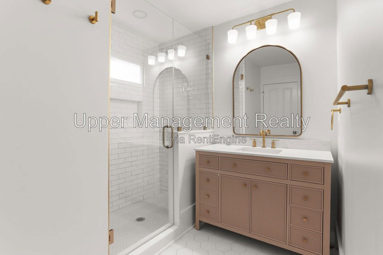 713 Valence St - Photo 2 of 9
