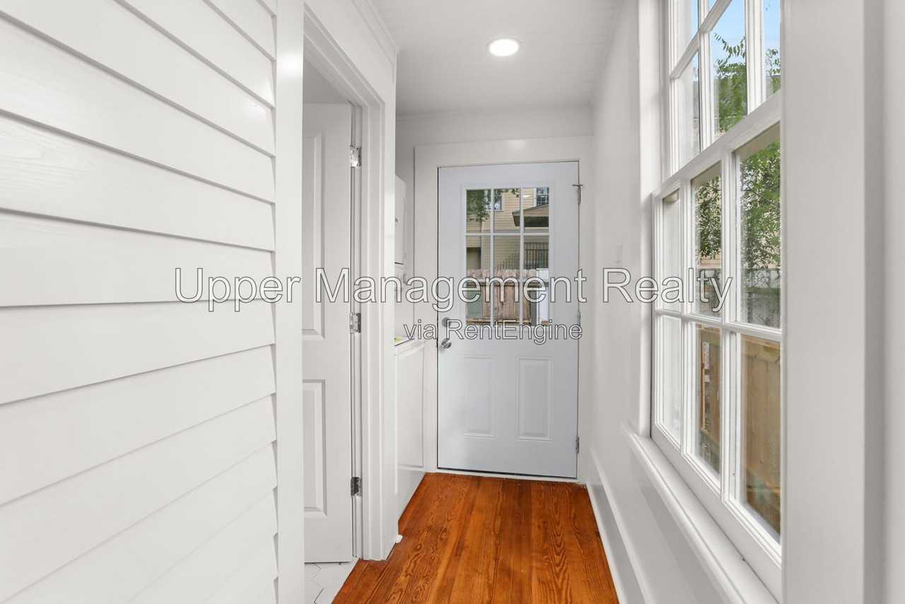 713 Valence St - Photo 7 of 9