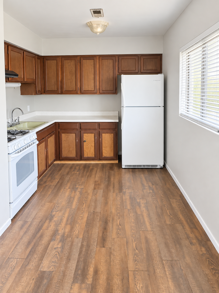 227 W Elm St #4C - Photo 3 of 6