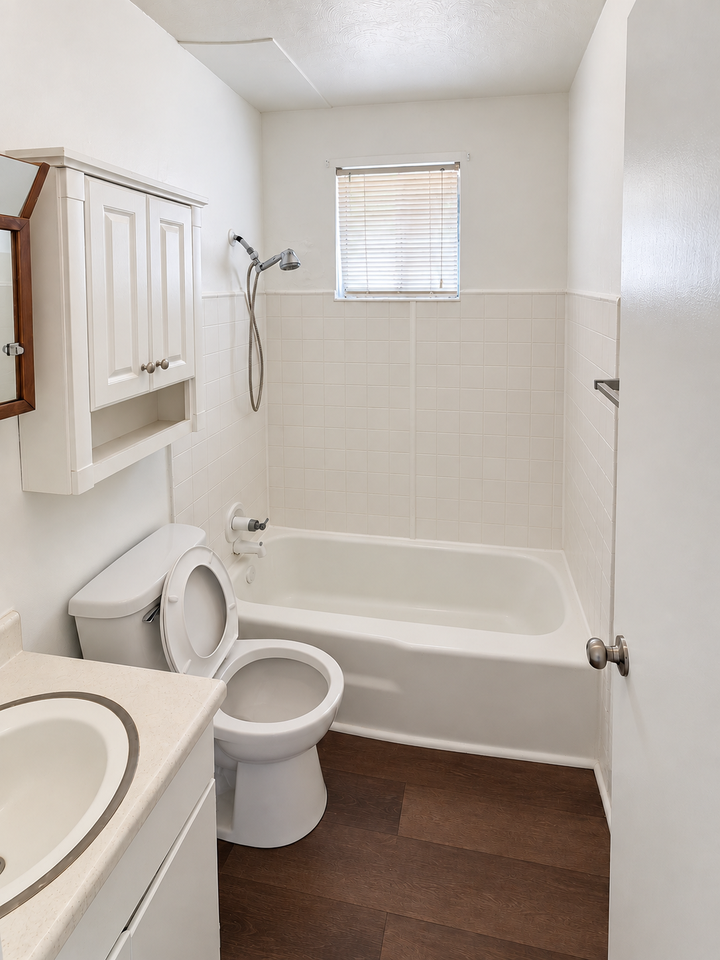 227 W Elm St #4B - Photo 3 of 5