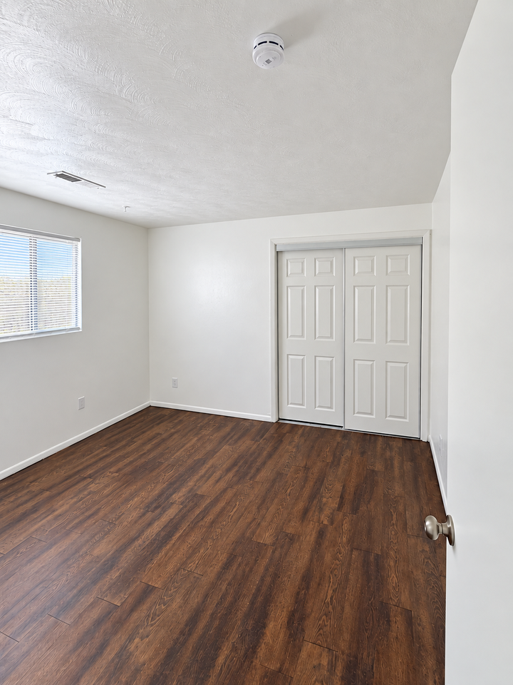 227 W Elm St #4B - Photo 5 of 5