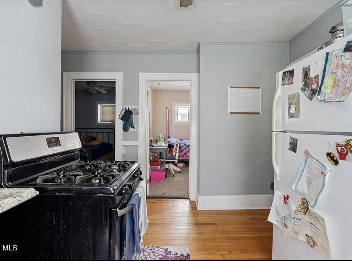 60 Pinewood Ave #1 - Photo 3 of 17