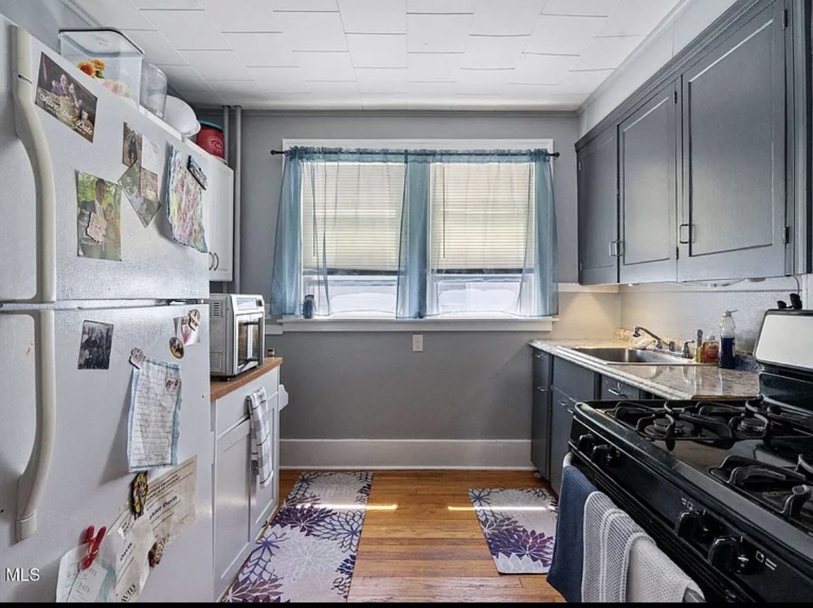 60 Pinewood Ave #1 - Photo 4 of 17