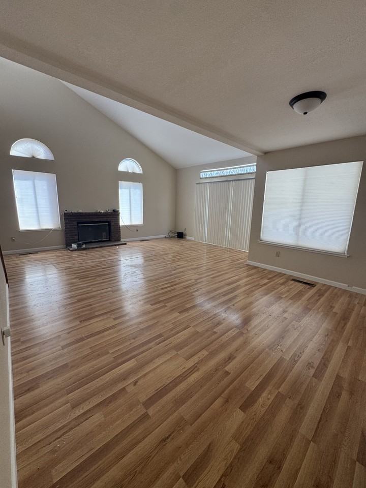 3732 Gladstone Dr #NA - Photo 2 of 15