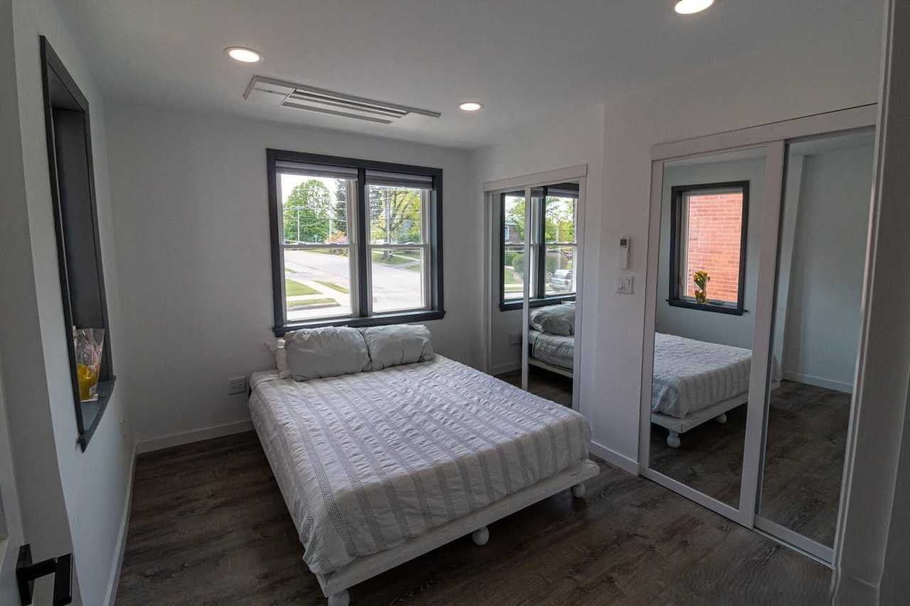 111 W Madison St #C - Photo 5 of 8